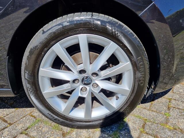 Skoda RAPID Spaceback 1.0 TSI Greentech Drive ?PANODAK ?CARPLAY ?NIEUWE APK