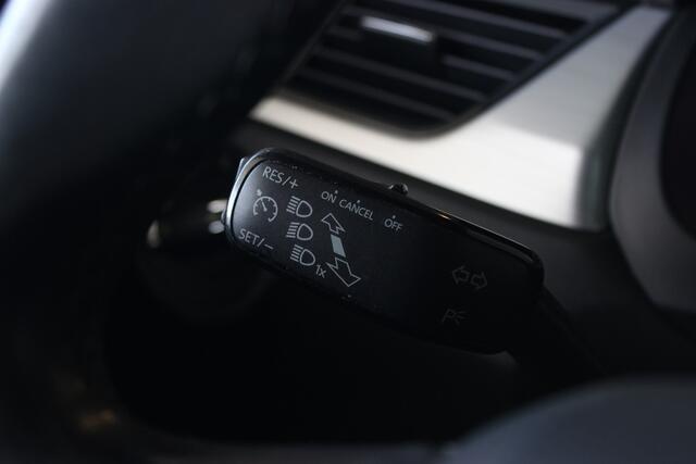 Skoda RAPID Spaceback 1.0 TSI Greentech Drive Trekhaak | Cruise | Navi | Bluetooth | Clima | Stoelverw. | Privacy glass | 16" LMV | PDC