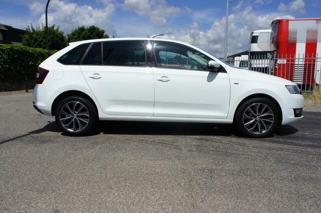 Skoda RAPID 1.2 TSI GRT JOY 95PK 1eEIG TREKHAAK/NAVI/CRUISE/PDC/STOELVERW PERFECTE STAAT