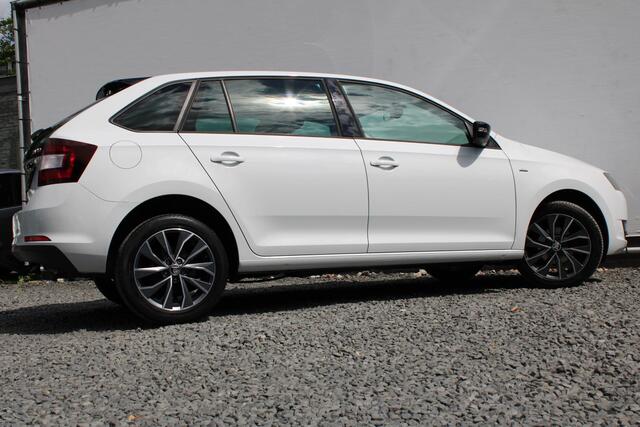 Skoda RAPID Spaceback 1.0 TSI Greentech Drive Automaat, Trekhaak, Panoramadak