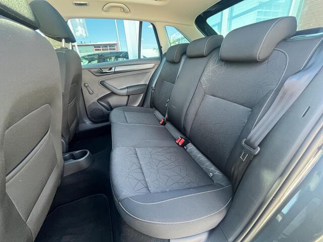 Skoda RAPID Spaceback 1.0 TSI Greentech Clever | 110 PK | AUTOMAAT | Panoramadak | Navigatie | Apple Carplay - Android Auto | Trekhaak | NAP