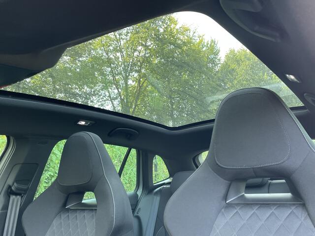 Skoda SCALA 1.0 TSI 110pk Sport Business DSG / Apple Carplay / Panoramadak / Camera