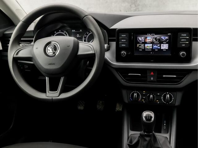 Skoda SCALA 1.0 TSI Active Sport (APPLE CARPLAY, AIRCO, ELEK PAKKET, ARMSTEUN, SPORTSTOELEN, LM VELGEN, PARKEERSENSOREN, NIEUWE APK, NIEUWSTAAT)