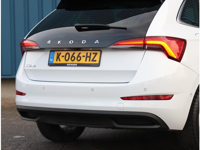 Skoda SCALA 110pk TSI Edition |1ste eigenaar | Glazen dak | Camera | Winterpakket | Trekhaak | LEER | AUTOMAAT