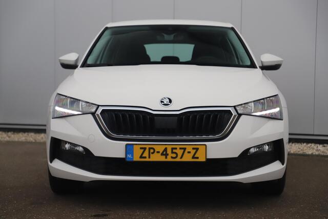 Skoda SCALA 1.0 TSI Ambition 116PK Trekhaak Carplay Android Navigatie 16 inch LMV Lane Assist Clima Cruise