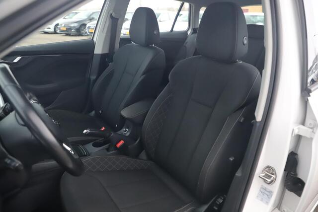 Skoda SCALA 1.0 TSI Ambition 116PK Trekhaak Carplay Android Navigatie 16 inch LMV Lane Assist Clima Cruise