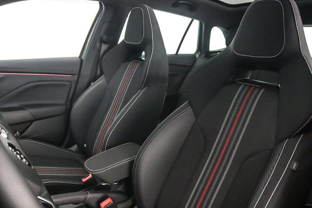 Skoda SCALA Monte Carlo 1.0 TSI 115pk DSG Automaat Trekhaak, Panoramadak, Adaptive cruise control, Achteruitrijcamera, LED matrix koplampen, Elektrische achterklep, Stoelverwarming