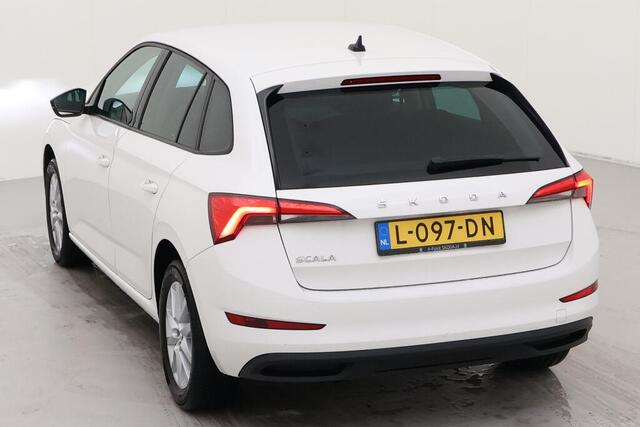 Skoda SCALA 1.0 TSI Ambition / Led/ Airco/ APP/ Do Glas/ 16 lmv