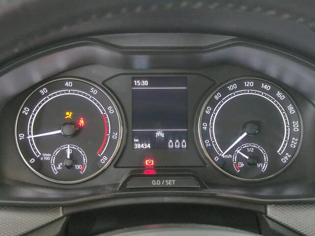 Skoda SCALA 1.0 TSI Ambition / Led/ Airco/ APP/ Do Glas/ 16 lmv