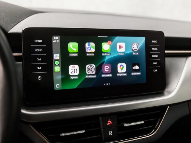 Skoda SCALA 1.0 TSI Sport Deluxe (VIRTUAL COCKPIT, APPLE CARPLAY, GROOT NAVI, CLIMATE, STOELVERWARMING, SPORTSTOELEN, CAMERA, LED KOPLAMPEN, GETINT GLAS, PARKEERSENSOREN, NIEUWSTAAT)
