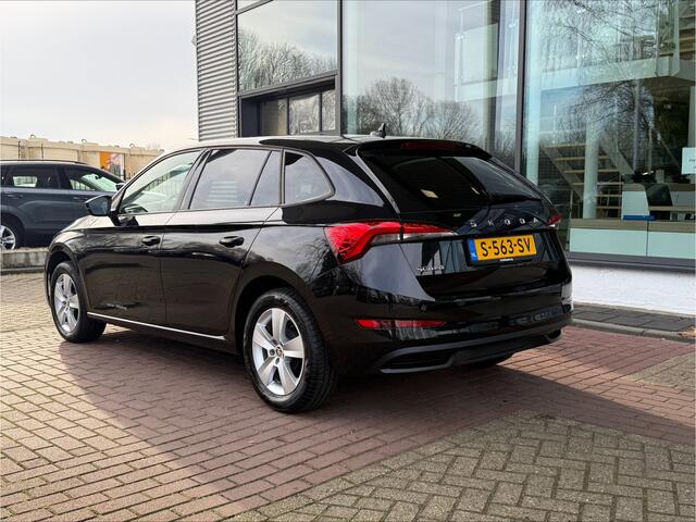 Skoda SCALA 1.0 TSI Ambition Carplay / Getint glas achter/ lm vegen 16 inch/ verwarmde buiten spiegels