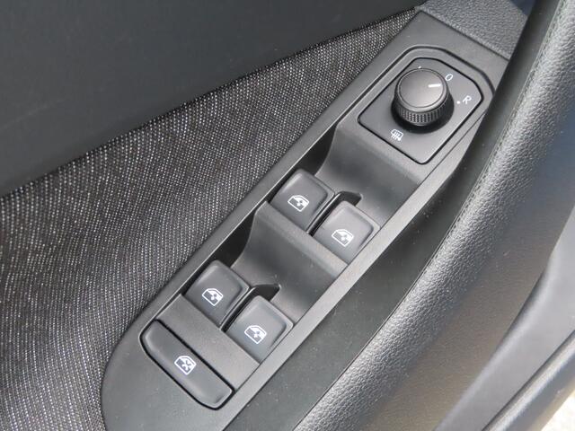 Skoda SCALA 1.5 TSI Style DSG | panoramisch dak | stoelverwarming | automatische airco | parkeersensoren voor en achter