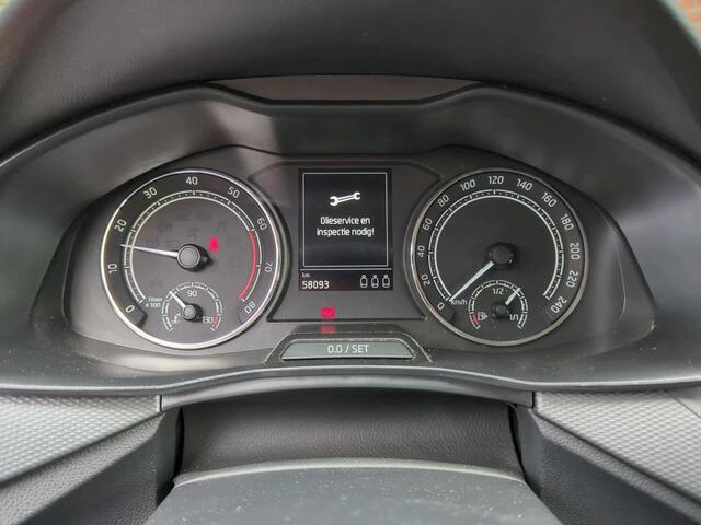 Skoda SCALA 1.0 TSI Ambition / App connect / Parkeersensoren achter / Lichtmetaal 16 inch /