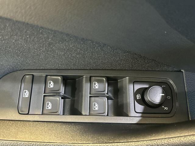 Skoda SCALA Selection 1.0 TSI 85 kW / 115 PK Hatchback 6 versn