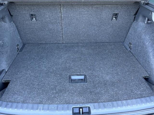 Skoda SCALA 1.0 TSI Style Stoelverwarming, Cruise Control & App-Connect