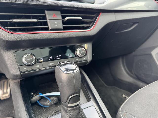 Skoda SCALA 1.5 TSi 150 Pk Automaat Sport Business | Full LED | Panoramadak | Trekhaak| 18 Inch | Sportstoelen | Stoelverwarming | 116.552 Km!!