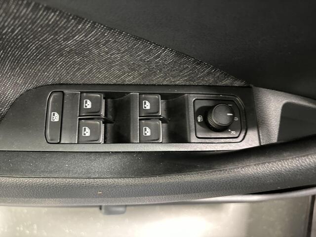 Skoda SCALA 1.0 TSI 110pk Business Edition · Apple/Android Car Play · Navigatie · Stoelverwarming · P-Sensoren · Draadloos Opladen · 17 Inch · Garantie t/m 10-08-2027 of 100.000km