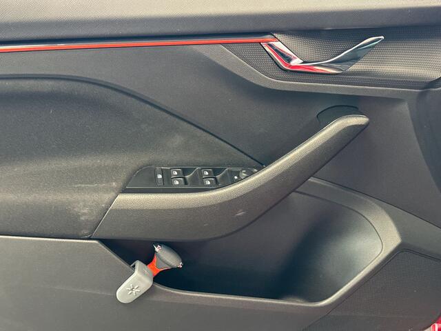 Skoda SCALA 1.0 115pk TSI Sport Business Parkeersensoren achter | Verwarmbare voorstoelen | Cruise Control