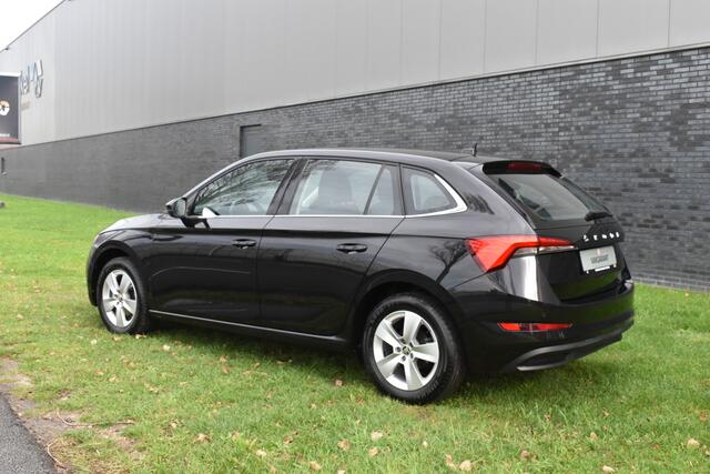 Skoda SCALA 1.0 TSI Ambition Automaat Carplay Navigatie Front/lane assist Stoelverwarming Parkeer sensoren