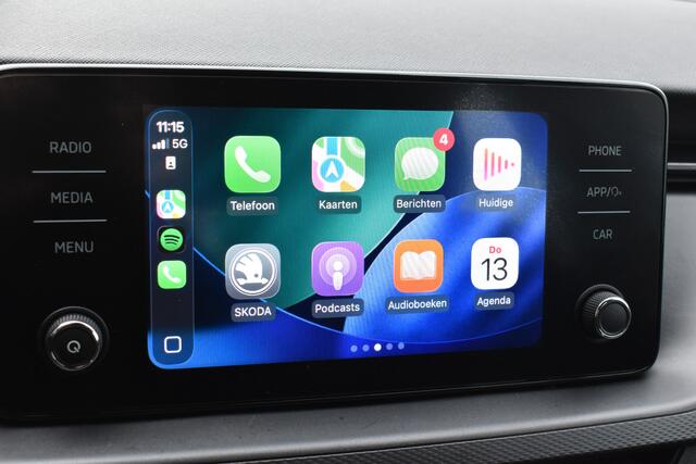 Skoda SCALA 1.0 TSI Ambition Automaat Carplay Navigatie Front/lane assist Stoelverwarming Parkeer sensoren
