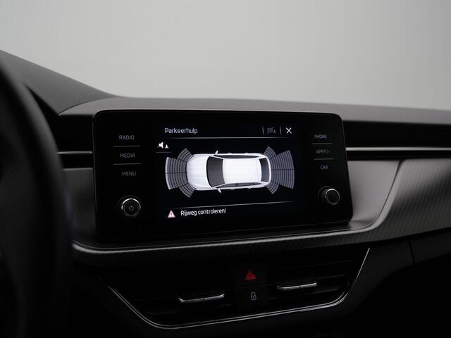 Skoda SCALA 1.5 TSI 150 pk DSG Monte Carlo | Panoramadak | Stuur-/stoelverwarming | Parkeersensoren voor/achter | Carplay