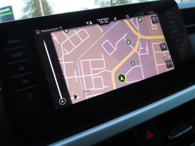 Skoda SCALA 1.5 TSI Business Edition | trekhaak wegklapbaar | verwarmbare voorruit | camera | stoelverwarming | navigatie