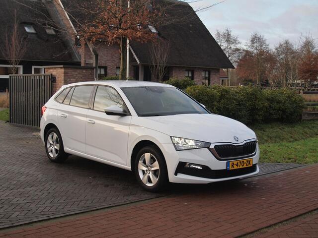 Skoda SCALA 1.0 TSI Sport Business | Apple Carplay | Trekhaak | Parkeensensoren | Sportstoelen | NL-Auto |
