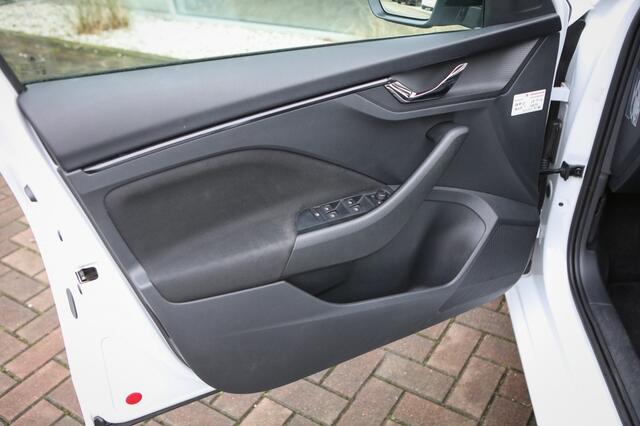 Skoda SCALA 1.0 TSI Sport | Schaalstoelen | Cruise | Carplay |