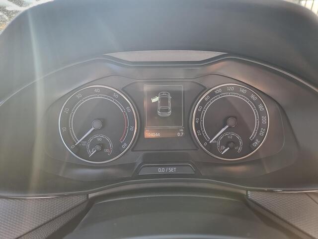 Skoda SCALA 1.0 TSI Ambition | Apple CarPlay / Android Auto navigatie | Climate Control | Licht metalen velgen |