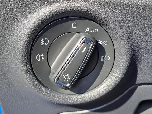 Skoda SCALA 95 Pk TSI FIRST ED. Trekhaak/Stoelverw./Clima/Crouse contr./set winterwielen op lm velg.