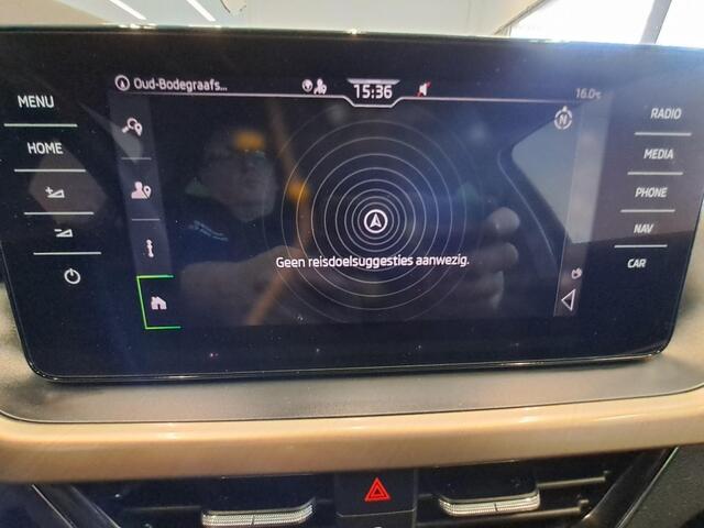 Skoda SCALA 95 Pk TSI FIRST ED. Trekhaak/Stoelverw./Clima/Crouse contr./set winterwielen op lm velg.