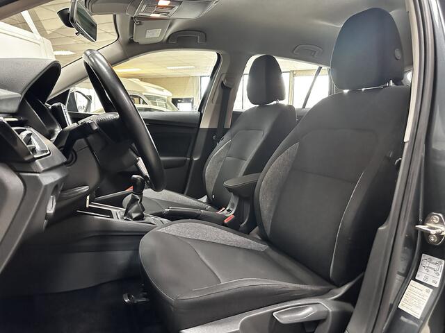Skoda SCALA 1.0 TSI Active/ LED Koplampen!/ Trekhaak/ Airco/ Cruise/ Diml.Auto/ Regensensor/ Elek.pakket/ Isofix/ C.V.Afstand/ Metallic Lak.