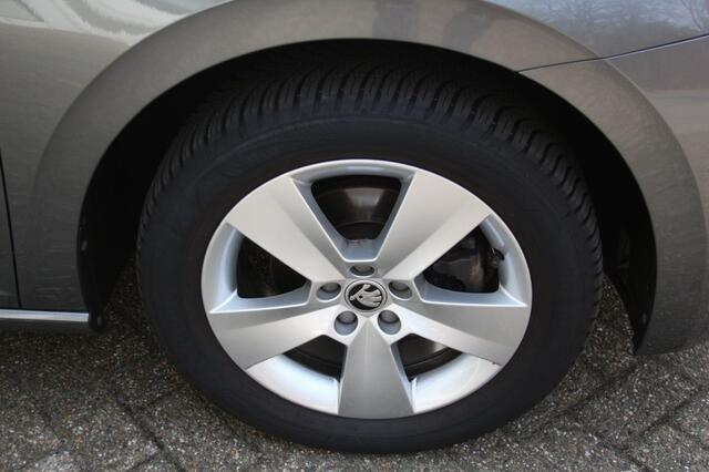 Skoda SCALA 1.0 TSI Sport Business, Lichtm, PDC, Carplay