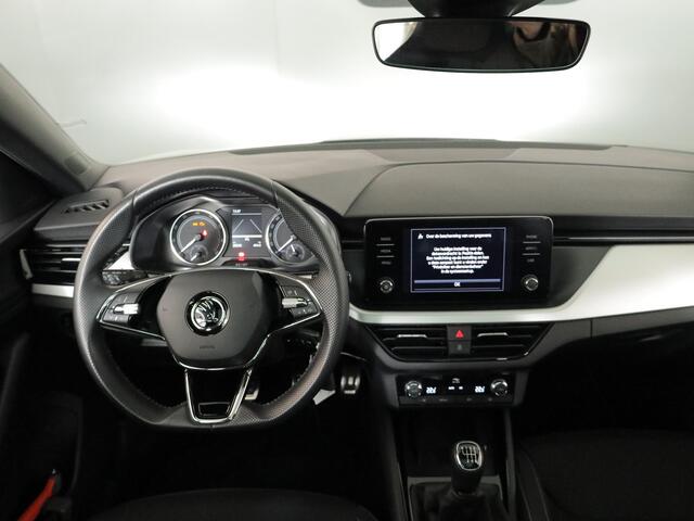 Skoda SCALA 1.0 TSI Sport Business 110 pk | Navigatie via App | Panoramadak | Parkeersensoren achter | Full LED koplampen | Apple Carplay/Android Auto |