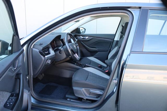 Skoda SCALA 116PK TSI Automaat Business Ed. Matrix-LED/Trekhaak/Pano-dak/Stoelverwarming/Navigatie