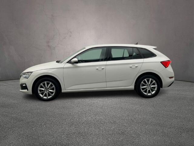 Skoda SCALA Ambition 1.0 TSI 110pk Cruise control, App connect, LED koplampen, Airco, DAB, Radio, Bluetooth