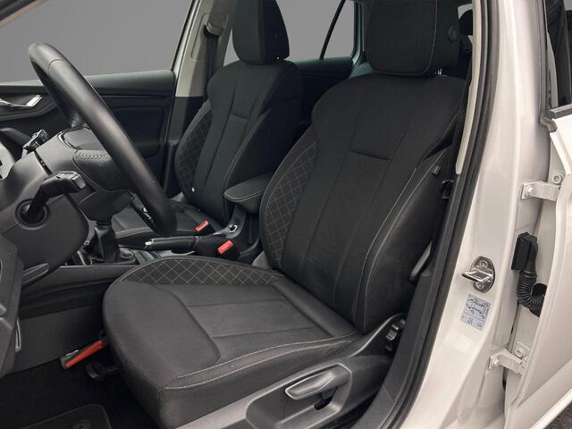 Skoda SCALA Ambition 1.0 TSI 110pk Cruise control, App connect, LED koplampen, Airco, DAB, Radio, Bluetooth