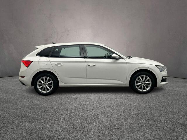 Skoda SCALA Ambition 1.0 TSI 110pk Cruise control, App connect, LED koplampen, Airco, DAB, Radio, Bluetooth