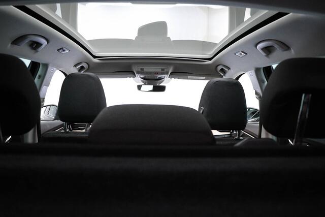 Skoda SCALA 1.0 TSI First Edition | PANORAMADAK | DRAADLOZE LADER | STOELVERWARMING | 18"