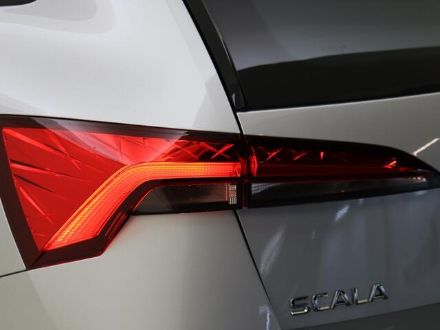 Skoda SCALA 1.0 TSI Ambition | CarPlay | Airco | Cruise control | Lane- en frontassist | Bluetooth | Parkeersensoren achter |