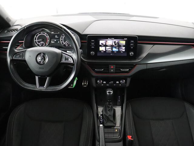Skoda SCALA 1.0 TSI Sport | Automaat | Panoramadak | Carplay | Full LED | Climate control | Sportstoelen | Parkeerhulp | Cruise control | Bluetooth | 17'' | Getint glas