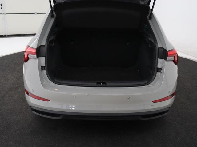 Skoda SCALA 1.0 TSI Sport | Automaat | Panoramadak | Carplay | Full LED | Climate control | Sportstoelen | Parkeerhulp | Cruise control | Bluetooth | 17'' | Getint glas