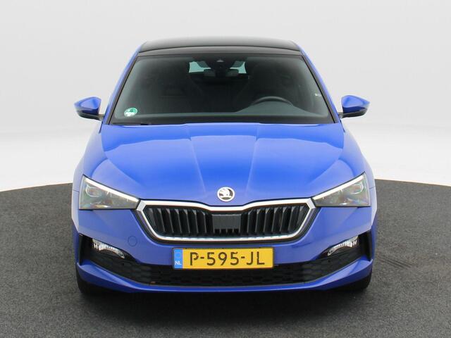 Skoda SCALA 1.0 TSi 110 Pk Sport Business | Parkeersensoren | Adaptive Cruise | Panorama dak | Climatronic | Navigatie | Carplay | 16 Inch | 97.324 Km !!