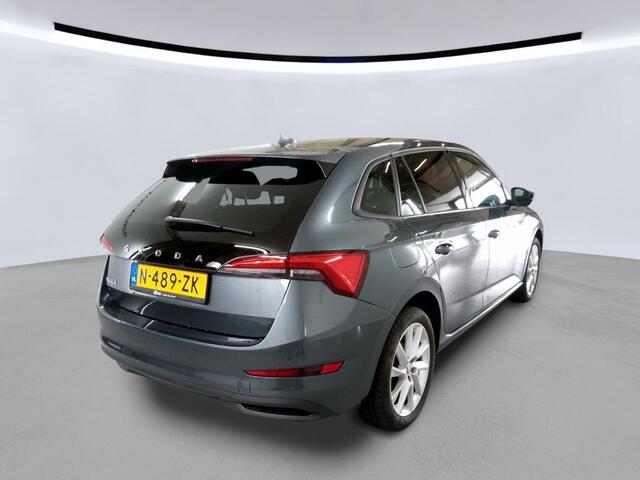 Skoda SCALA 1.0 TSI 110pk Sport Business / Parkeer sensoren achter / Carplay / Getinte ramen achter / 17'' LMV