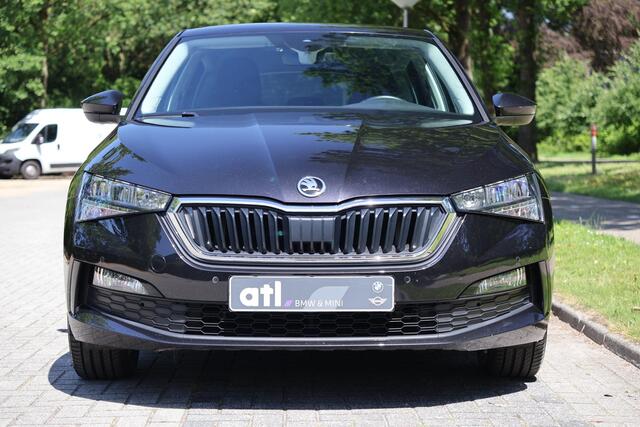 Skoda SCALA 1.0 TSI Clever Trekhaak l Stoelverwarmiing l Achteruitrijcamera l PDC l Navigatie l Cruise Control l Navigatie l Apple Car Play l LED l eCall etc.