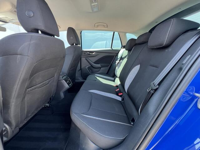 Skoda SCALA 1.0 TSI DSG Automaat Selection / Cruise Control / Camera / Navigatie via Apple Carplay Android / Climate Control / 16" LM wielen / PDC V+A