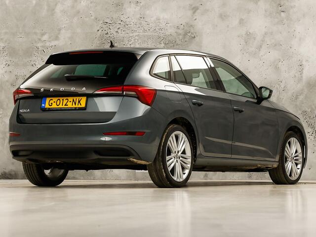 Skoda SCALA 1.0 TSI Sport Automaat (VIRTUAL COCKPIT, APPLE CARPLAY, GROOT NAVI, CLIMATE, STOELVERWARMING, SPORTSTOELEN, PARKEERSENSOREN, LED KOPLAMPEN, NIEUWSTAAT)