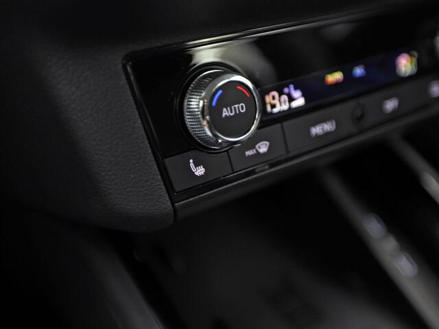 Skoda SCALA 1.0 TSI Sport Automaat (VIRTUAL COCKPIT, APPLE CARPLAY, GROOT NAVI, CLIMATE, STOELVERWARMING, SPORTSTOELEN, PARKEERSENSOREN, LED KOPLAMPEN, NIEUWSTAAT)