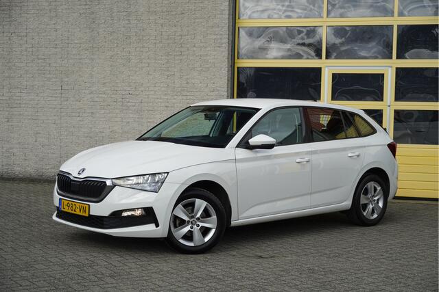 Skoda SCALA 1.0 TSI 5drs Ambition BJ2021 Lmv 16" | Led | Pdc | Trekhaak | App-Connect | Airco | Cruise control | Getint glas