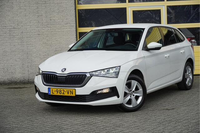 Skoda SCALA 1.0 TSI 5drs Ambition BJ2021 Lmv 16" | Led | Pdc | Trekhaak | App-Connect | Airco | Cruise control | Getint glas